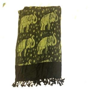 Green&Black scarf with tassels and elephant print